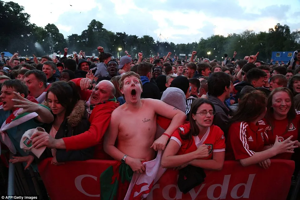 Không thể diễn tả thành lời với chiến thắng lịch sử của đội tuyển